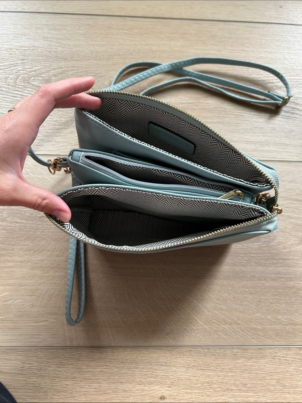 Jen & CoWomen's Crossbody Clutch Bag in Light Blue - Picture 5 of 5